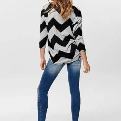 ONLY Damen NOOS 4/5 Arm Shirt Zick-Zack Muster Vokuhila Hell Grau Melange Schwarz 10 ONLY Damen NOOS 4/5 Arm Shirt Zick-Zack Muster Vokuhila Hell Grau Melange Schwarz -Vero Moda Verkaufsgeschäft 17063649 3