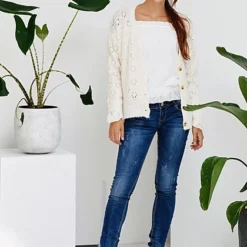 Hailys Damen V-Neck Lochstrick Cardigan Knopfleiste Cream Weiss 7 Hailys Damen V-Neck Lochstrick Cardigan Knopfleiste Cream Weiss -Vero Moda Verkaufsgeschäft 20083837 2