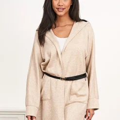 Styleboom Fashion Damen Cardigan Mit Kapuze Und Gürtel 2-Pockets Beige